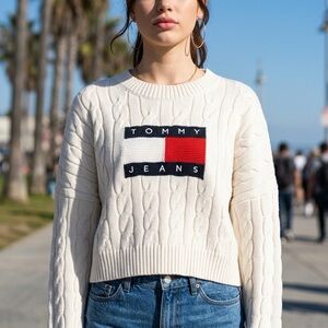 Tommy Jeans Boxy Center Flag Cable Knit Sweater